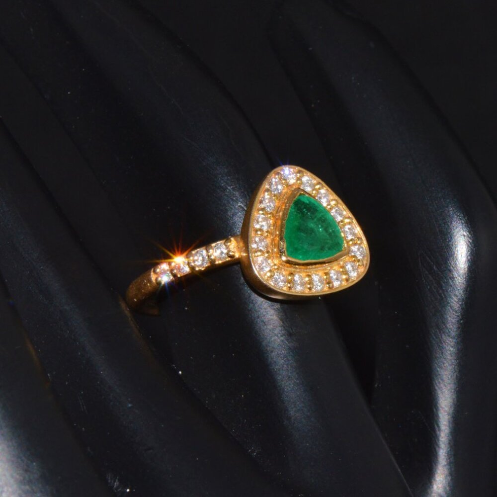 Certified Natural 1.25CTS VS F Diamond Colombian Emerald 18K Solid Gold Ring